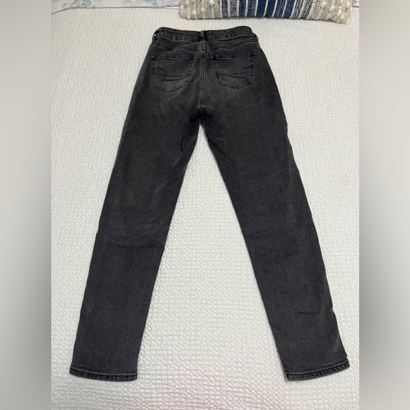 American Eagle Mom Jeans - Picture 2 of 9